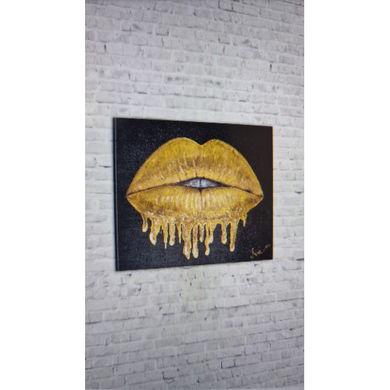 PICTURE OF GOLDEN LIPS