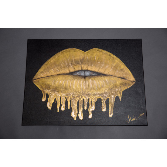 PICTURE OF GOLDEN LIPS