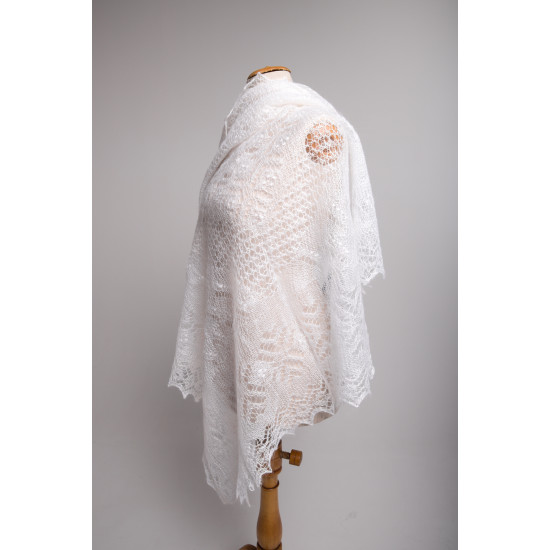 Orenburg handmade cobweb shawl